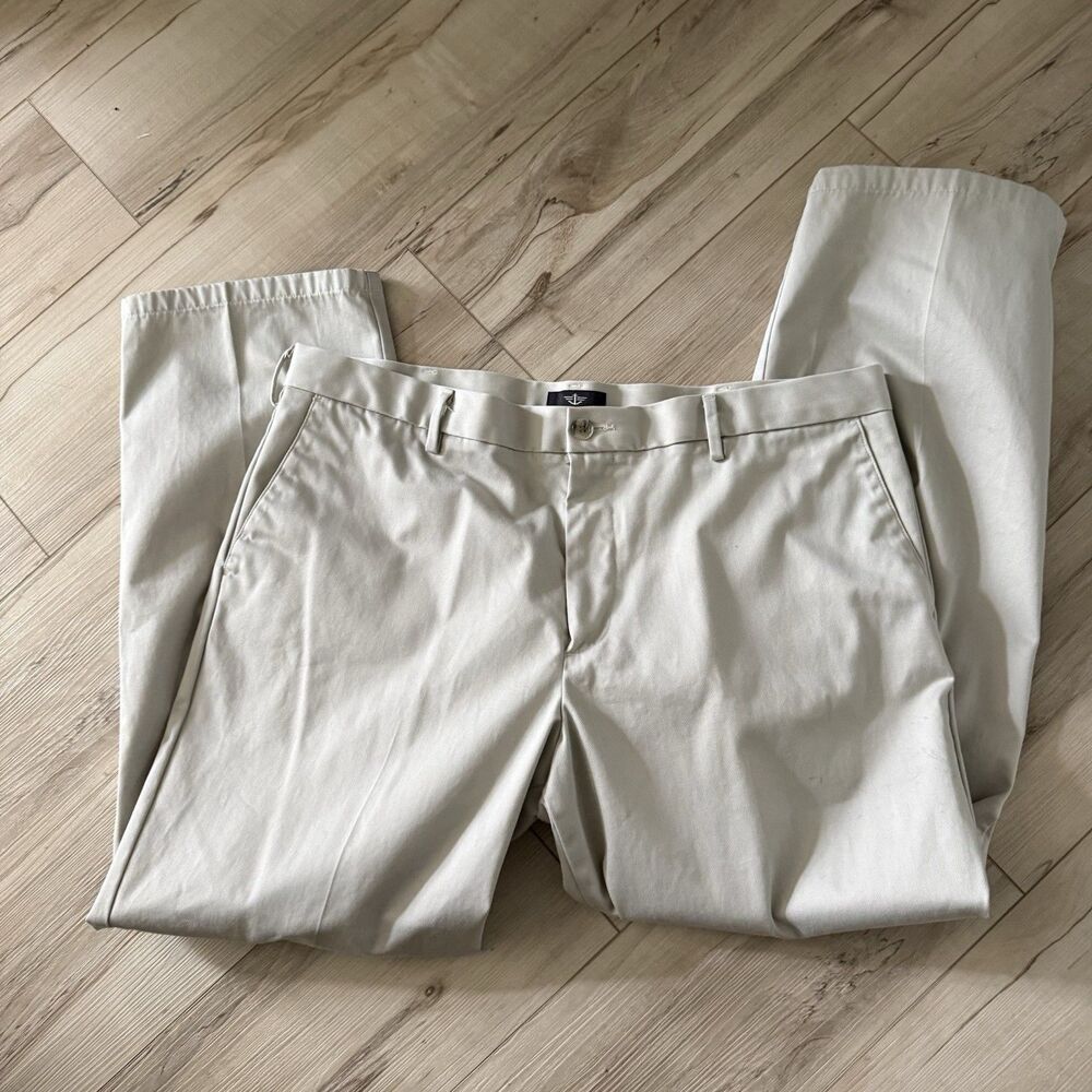 Dockers Signature Khaki Flat Front Pants Relaxed Fit D4 Size 40X32